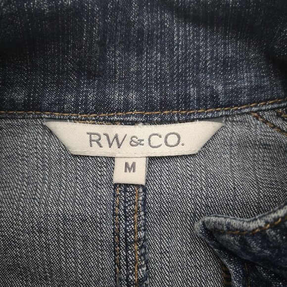 RW&CO Ladies Size Medium Full Zipper Front Fitted Medium Wash Jean Jacket - Picture 3 of 13
